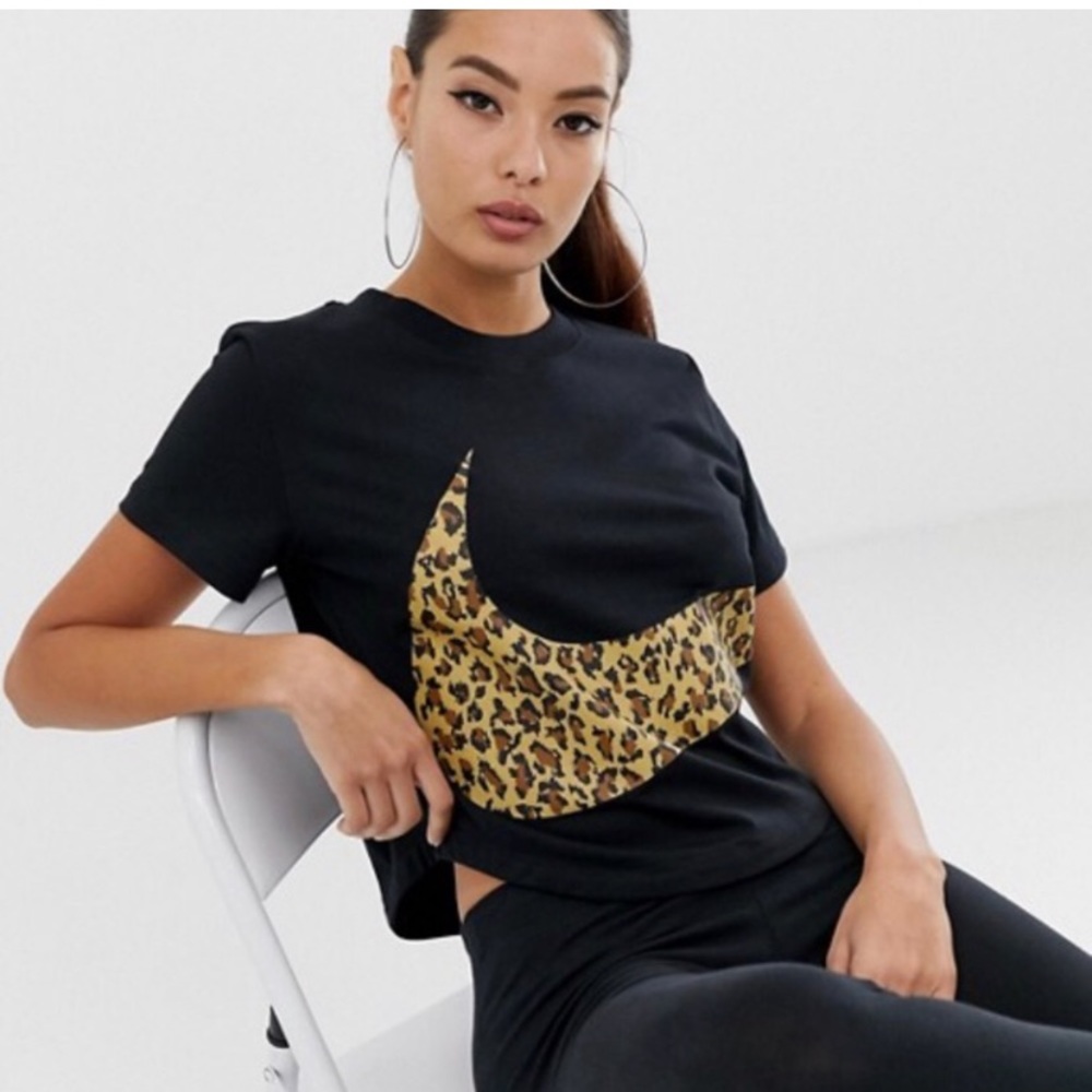 Nike Crop Top Size Medium Black Leopard Big Swoosh Round Hem
